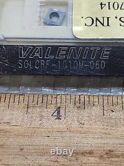 Porte-outil de tour VALENITE SCLPRF0-060 avec queue de 3/8 pouce et 1 pièce avec 16 plaquettes carbure neuves.