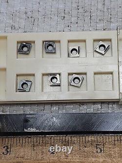 Porte-outil de tour VALENITE SCLPRF0-060 avec queue de 3/8 pouce et 1 pièce avec 16 plaquettes carbure neuves.